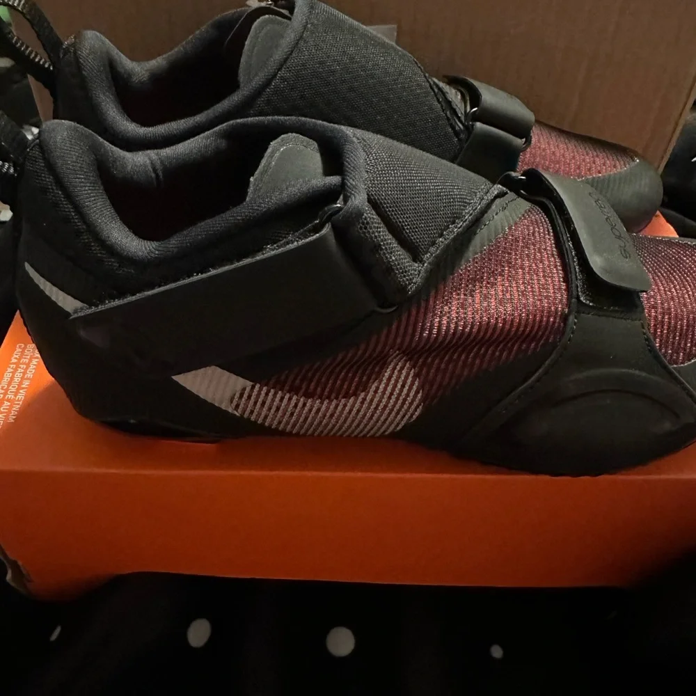NIKE WOMEN’S SUPERREP CYCLE SNEAKERS: BLACK/ORANGE: NIB: SZ 7.5